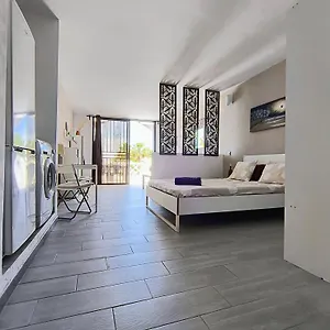 Studio Vista Oceano In Appartamento
